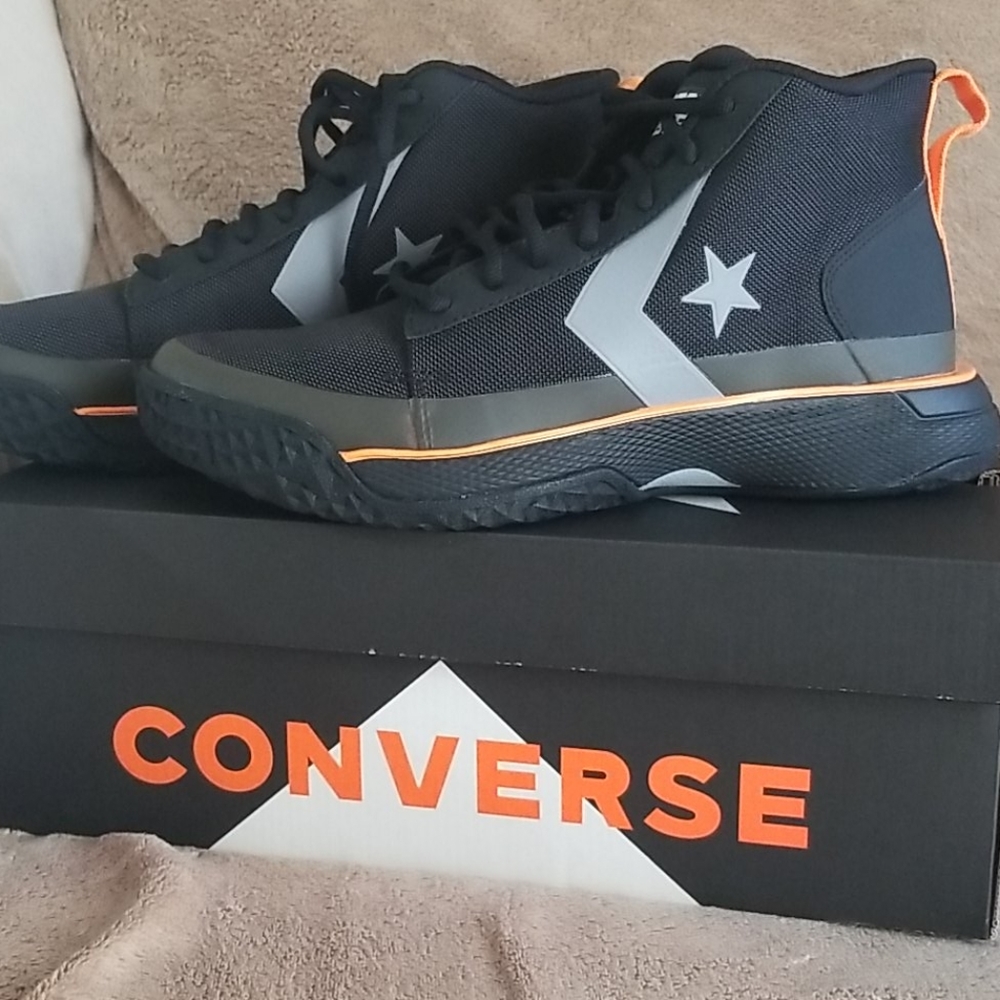 BRAND NEW MEN'S 9.5 Converse Star Series BB mid